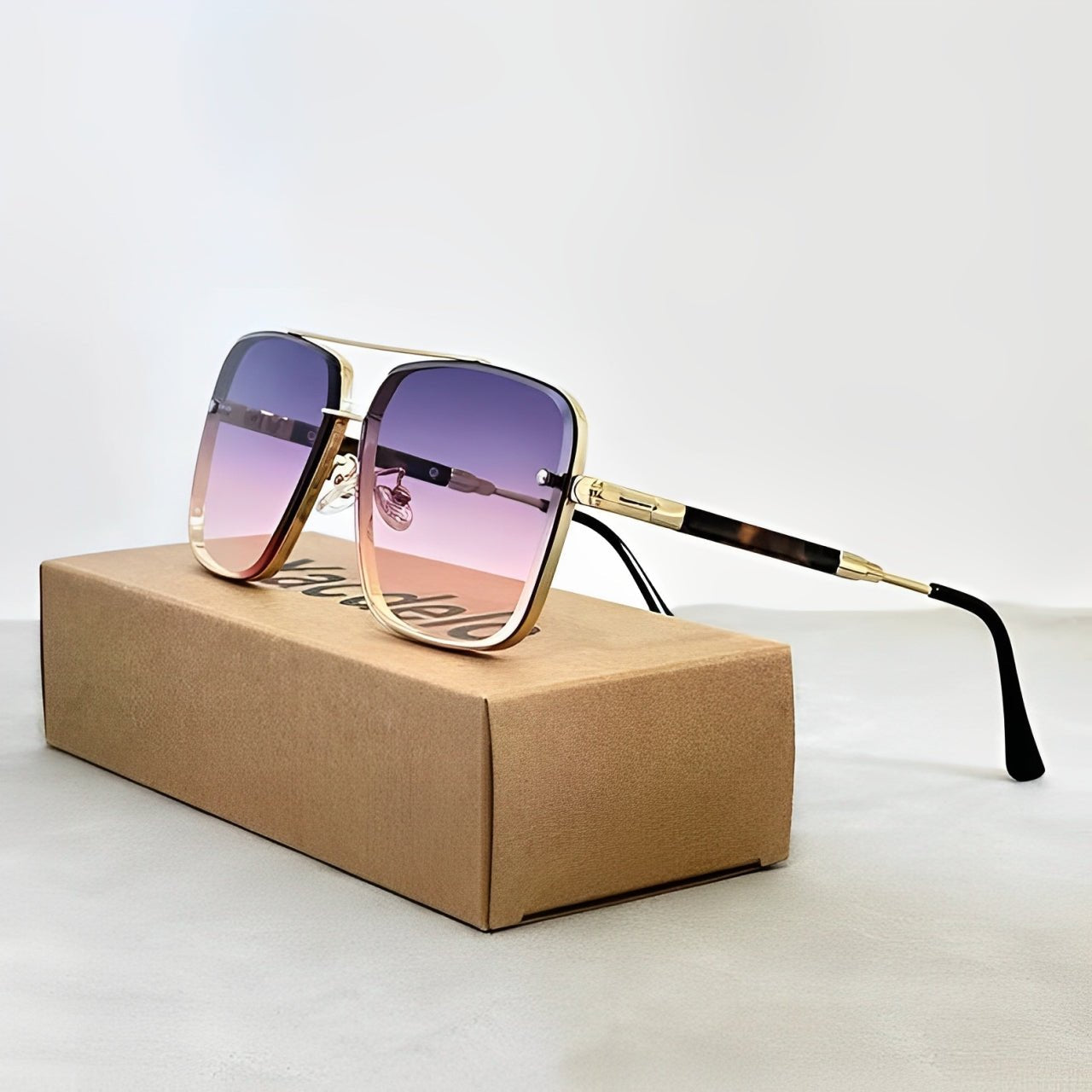 Women's Gradient Sunglasses Retro Square and Gold Frame
