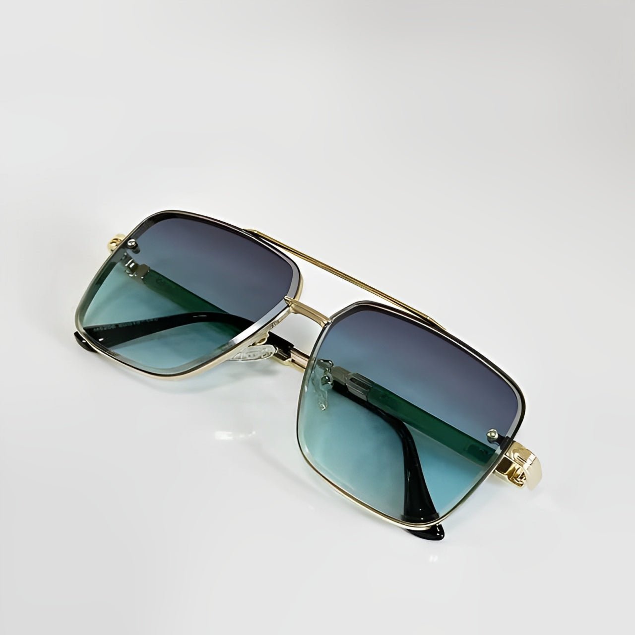Women's Gradient Sunglasses Retro Square and Gold Frame